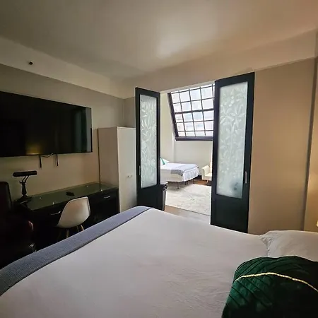 The Yeats Apartment At The Mansfield Midtown